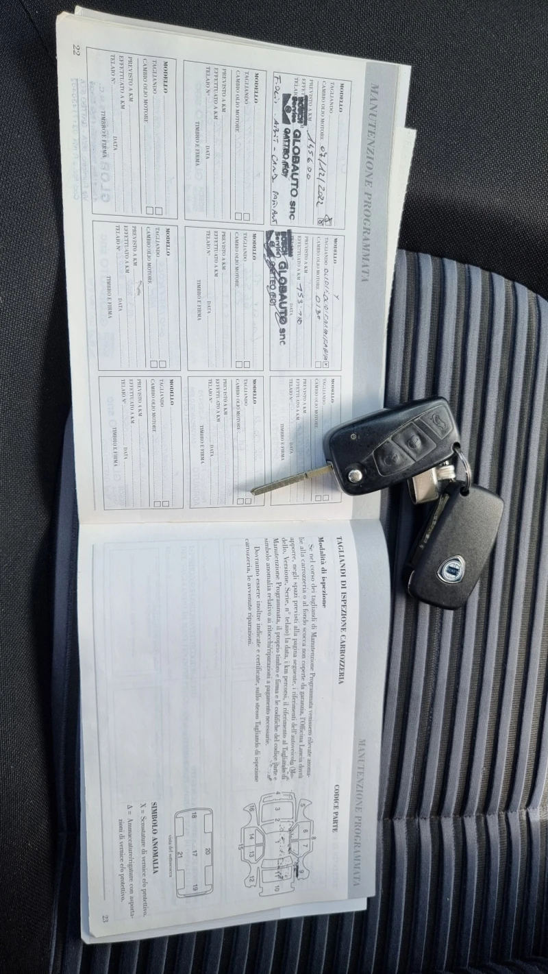 Lancia Ypsilon 1.2i Euro4, снимка 12 - Автомобили и джипове - 51677197