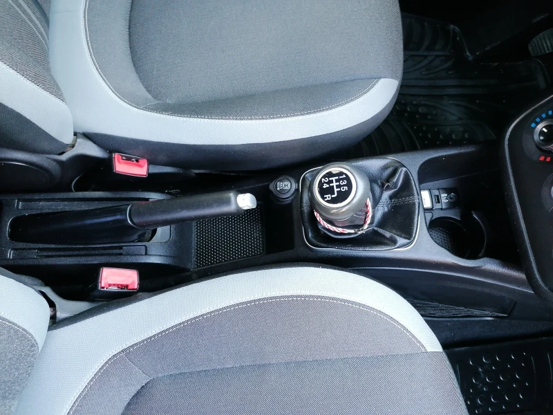 Fiat Punto 1, 4 газ-бензин, снимка 13 - Автомобили и джипове - 52459385