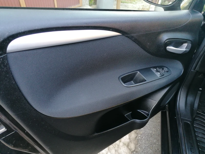 Fiat Punto 1, 4 газ-бензин, снимка 16 - Автомобили и джипове - 52459385