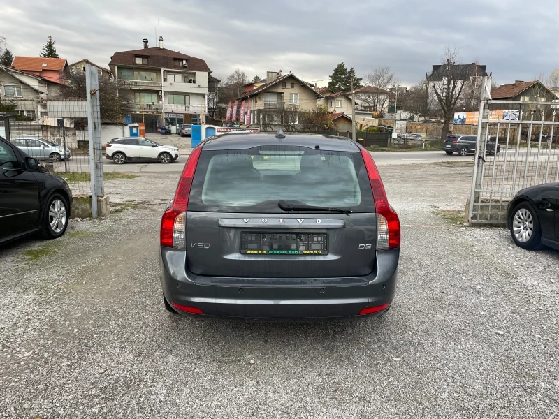 Volvo V50 FACELIFT , 6 скорости, ПАРКТРОНИК, снимка 4 - Автомобили и джипове - 52539460