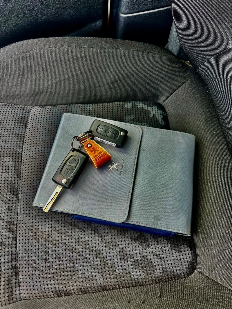 Peugeot 3008 1.6 HDI 2011г ТОП СЪСТОЯНИЕ 198 хил км!!!!, снимка 15 - Автомобили и джипове - 53108767