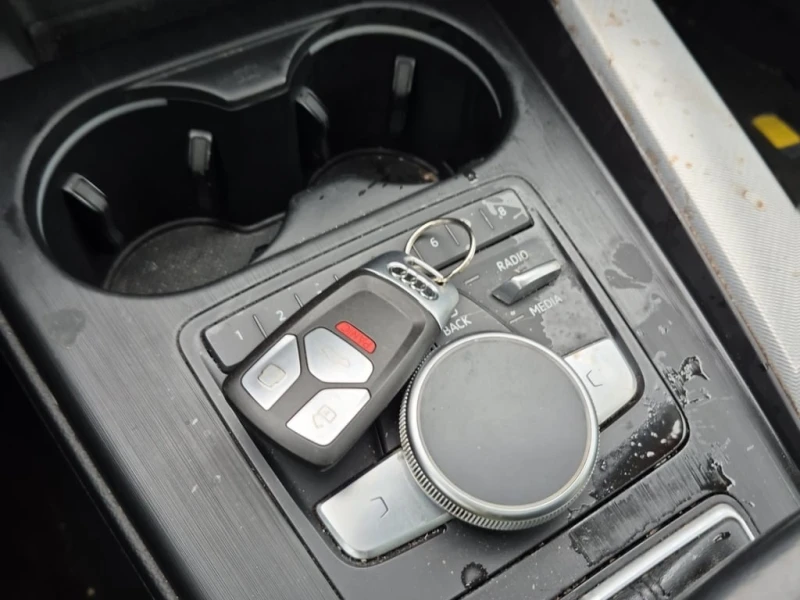 Audi A4 * PROGRESSIV * CARFAX * БЕЗ ПЪРВОНАЧАЛНА ВНОСКА, снимка 8 - Автомобили и джипове - 53338857