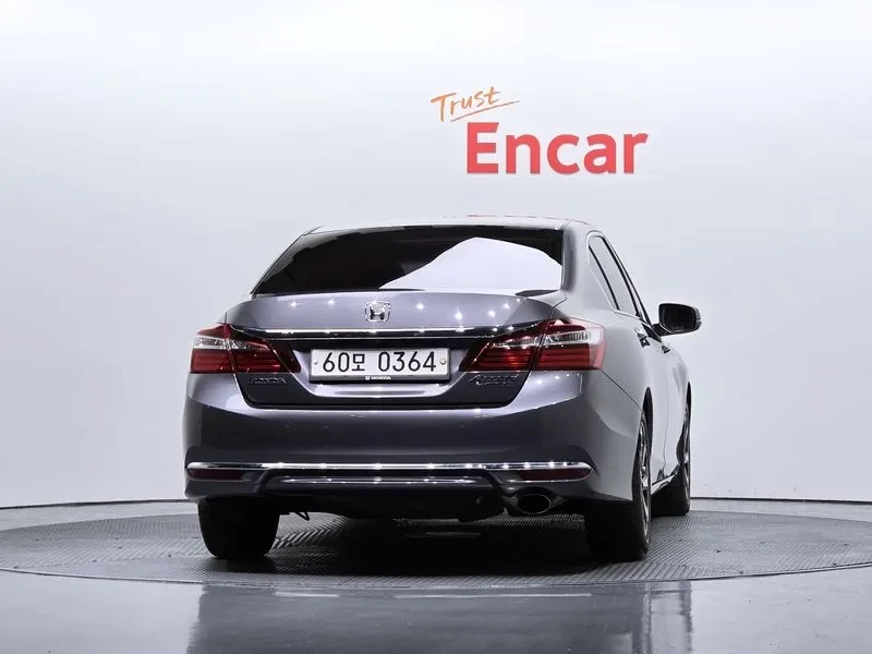 Honda Accord 2.4, снимка 4 - Автомобили и джипове - 55558140