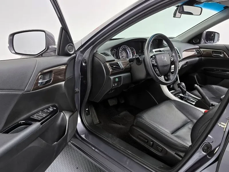 Honda Accord 2.4, снимка 11 - Автомобили и джипове - 55558140