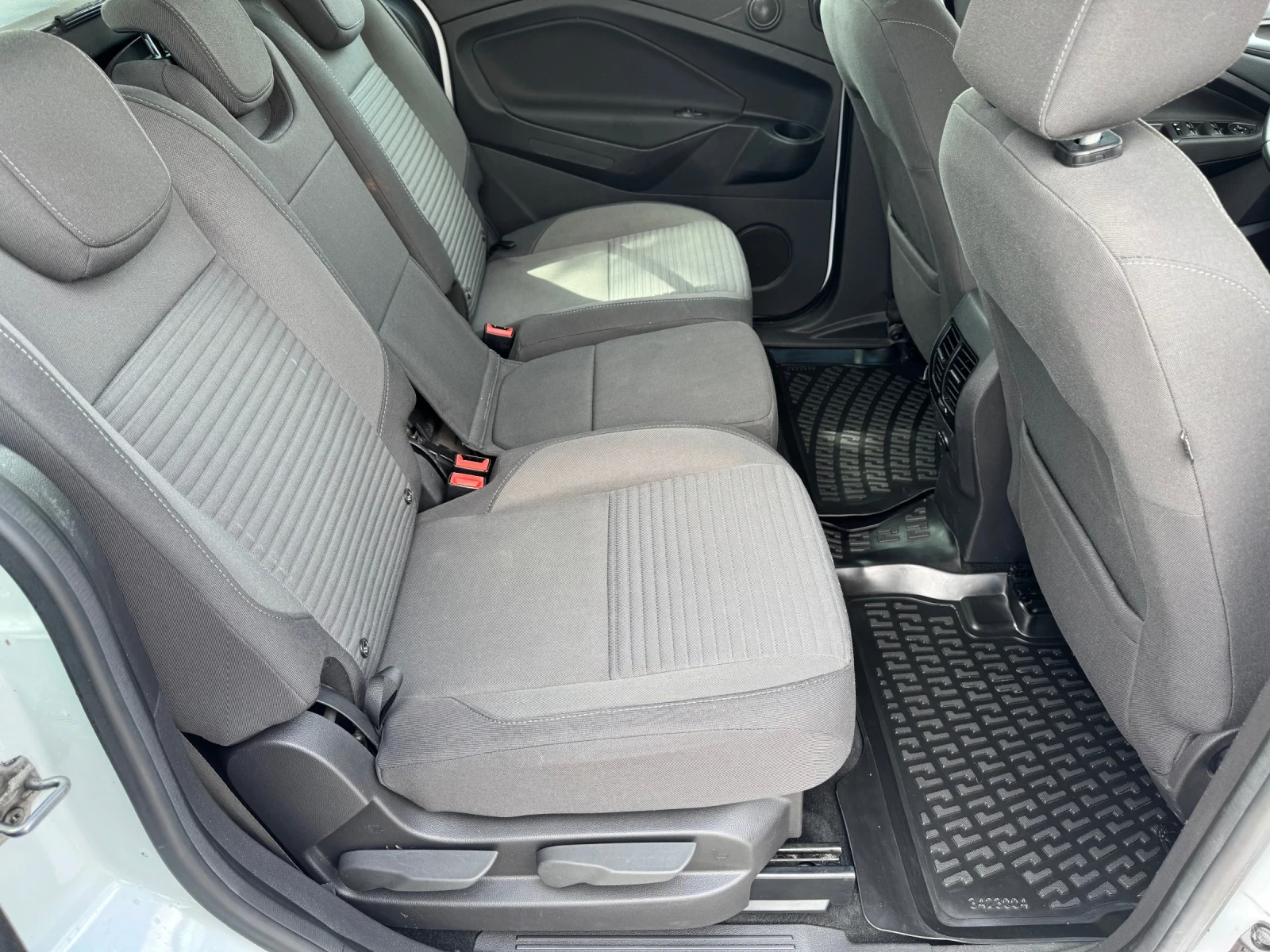 Ford Grand C-Max 1.5 DURATORQ TDCI - изображение 9