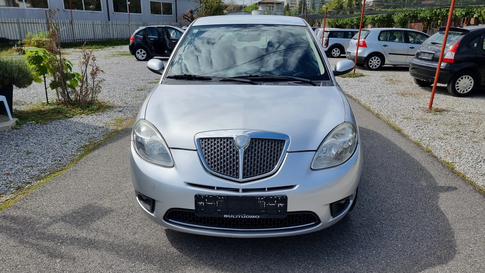 Lancia Ypsilon 1.2i Euro4 - изображение 2