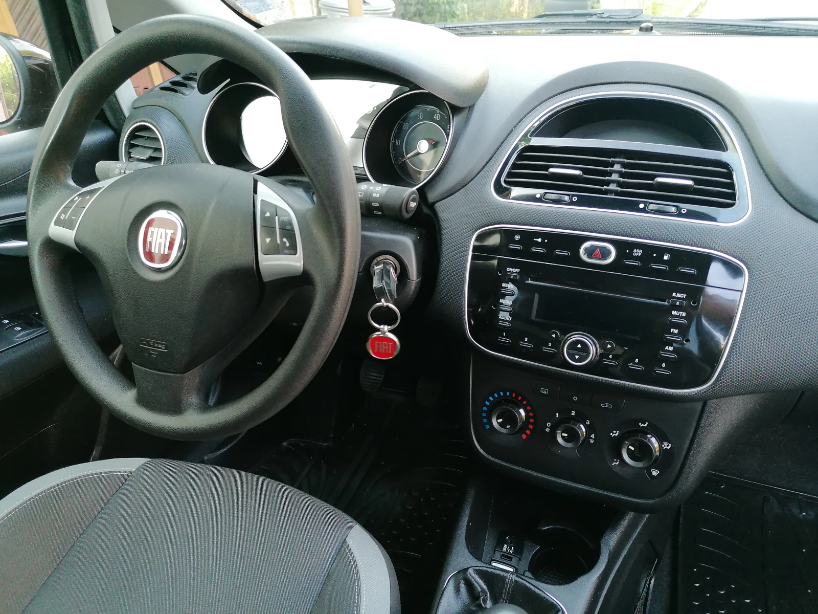Fiat Punto 1, 4 газ-бензин | Mobile.bg — изображение 14