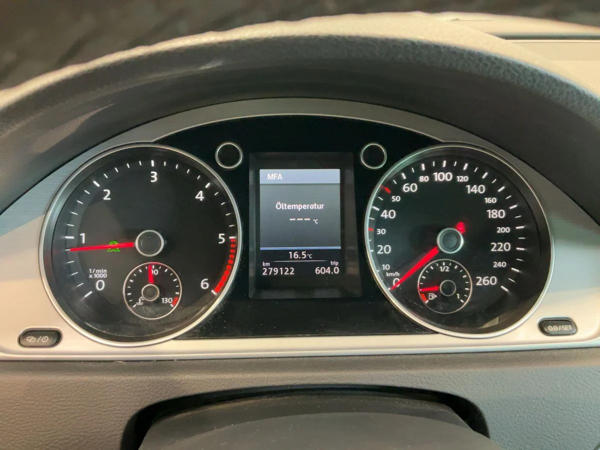 VW Passat 2.0TDI 170кс.* 4x4* 3xR-Line* Дистроник* Keyless - изображение 9