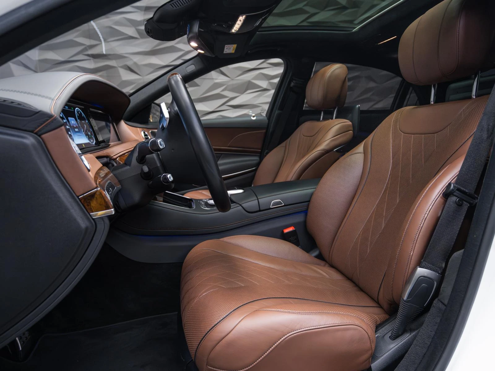 Mercedes-Benz S 500 Burmester* 4MATIC* Обдухване* Pano* 360* 3Х ТV* Lo - изображение 8