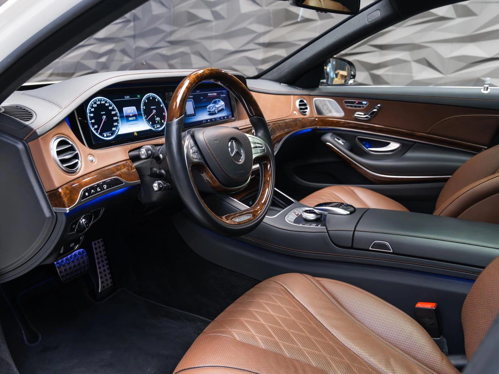 Mercedes-Benz S 500 Burmester* 4MATIC* Обдухване* Pano* 360* 3Х ТV* Lo - изображение 7