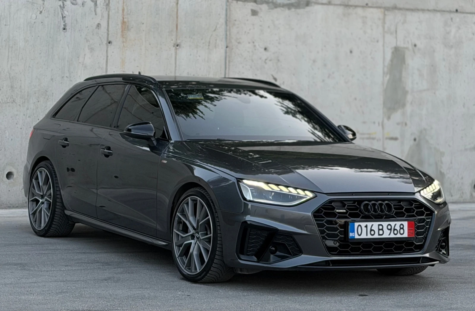 Audi A4 2.0TDi 190кс * 3xS-Line* * Distronic* * Quattro* 