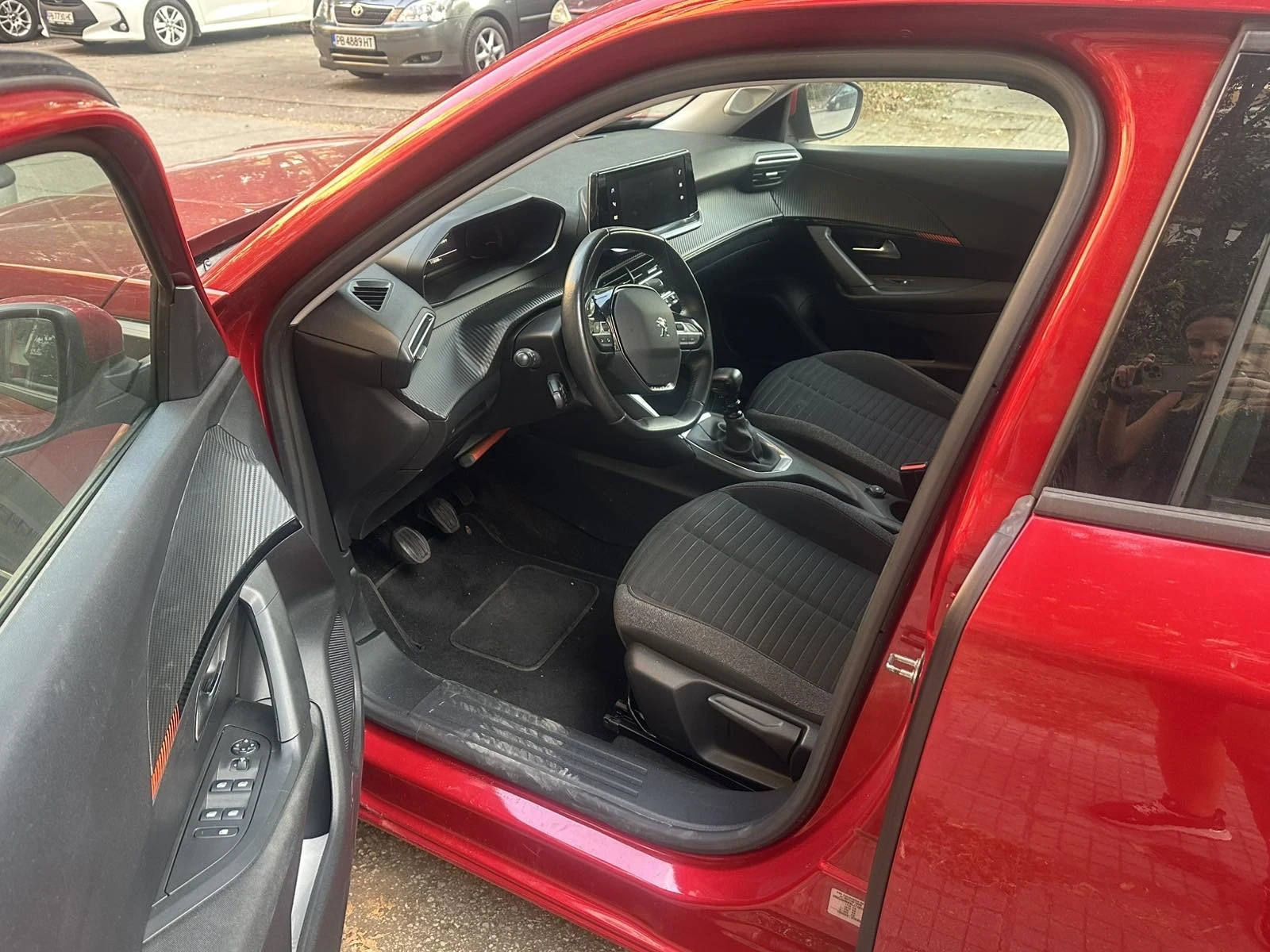 Peugeot 2008 1.2 Allure - изображение 5