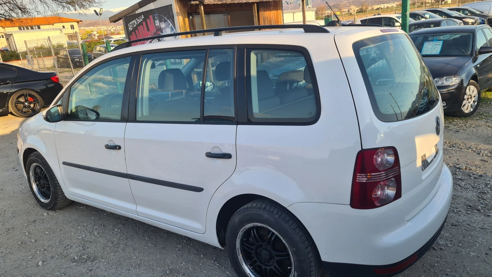 VW Touran 1.9tdi evro 4, снимка 6 - Автомобили и джипове - 53816048