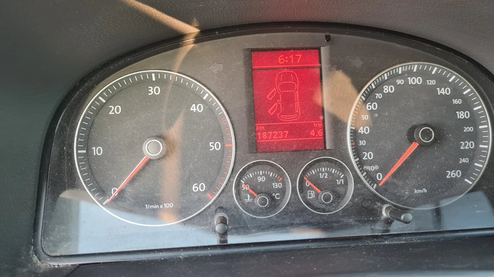 VW Touran 1.9tdi evro 4, снимка 10 - Автомобили и джипове - 53816048