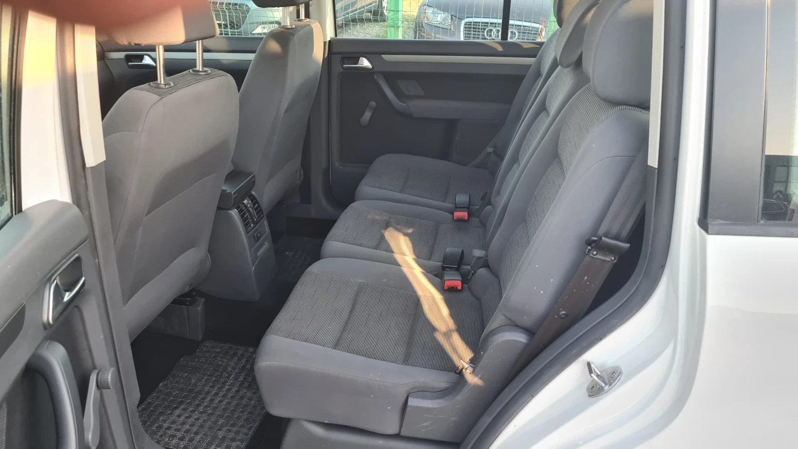 VW Touran 1.9tdi evro 4, снимка 8 - Автомобили и джипове - 53816048