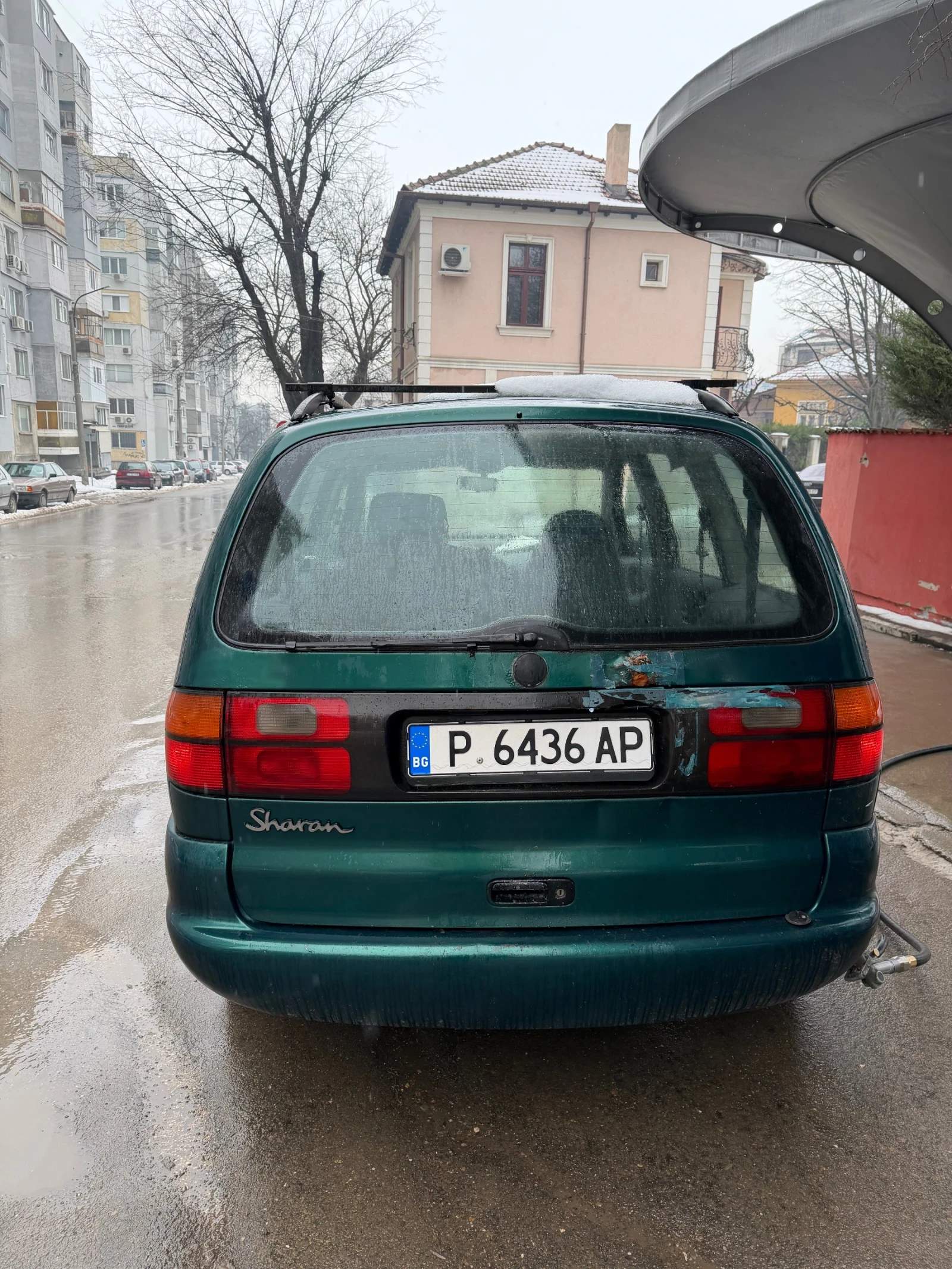 VW Sharan 2.0 115/ГАЗ-БЕНЗИН/, снимка 4 - Автомобили и джипове - 53898039