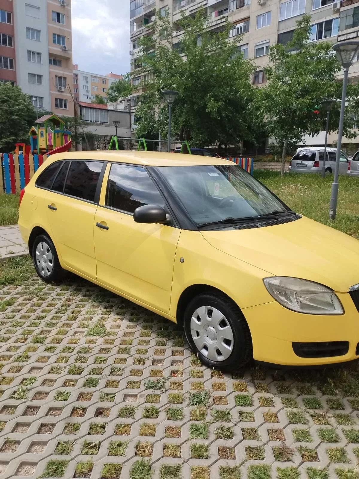 Skoda Fabia, снимка 2 - Автомобили и джипове - 54703308