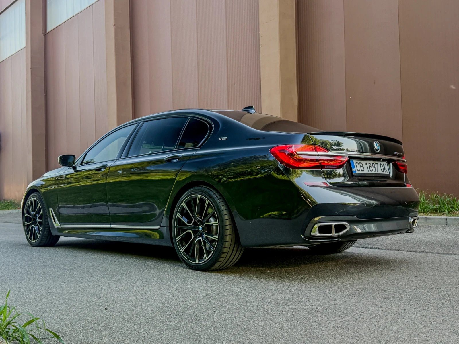 BMW 750 IL 6МЕСЕЦА ГАРАНЦИЯ ИЛИ 5000КМ!Individual W12 Pack, снимка 3 - Автомобили и джипове - 54864509