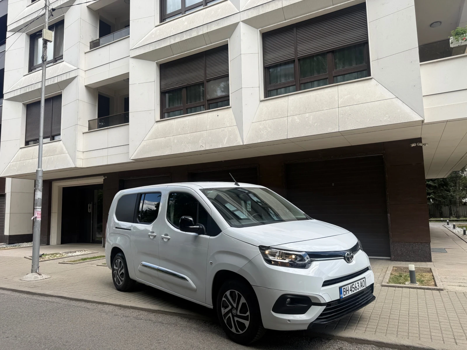 Toyota Verso Автомат/Макси/Чисто Нова-Гаранционна, снимка 12 - Автомобили и джипове - 55163147