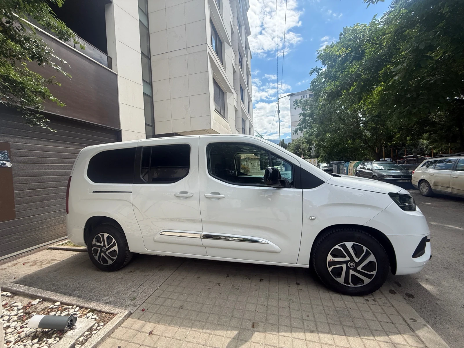 Toyota Verso Автомат/Макси/Чисто Нова-Гаранционна, снимка 6 - Автомобили и джипове - 55163147