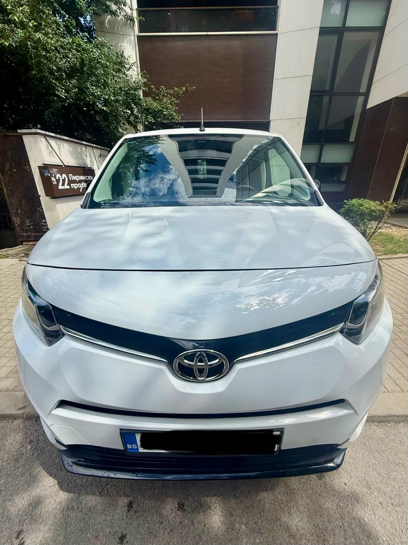 Toyota Verso Автомат/Макси/Чисто Нова-Гаранционна, снимка 2 - Автомобили и джипове - 55163147