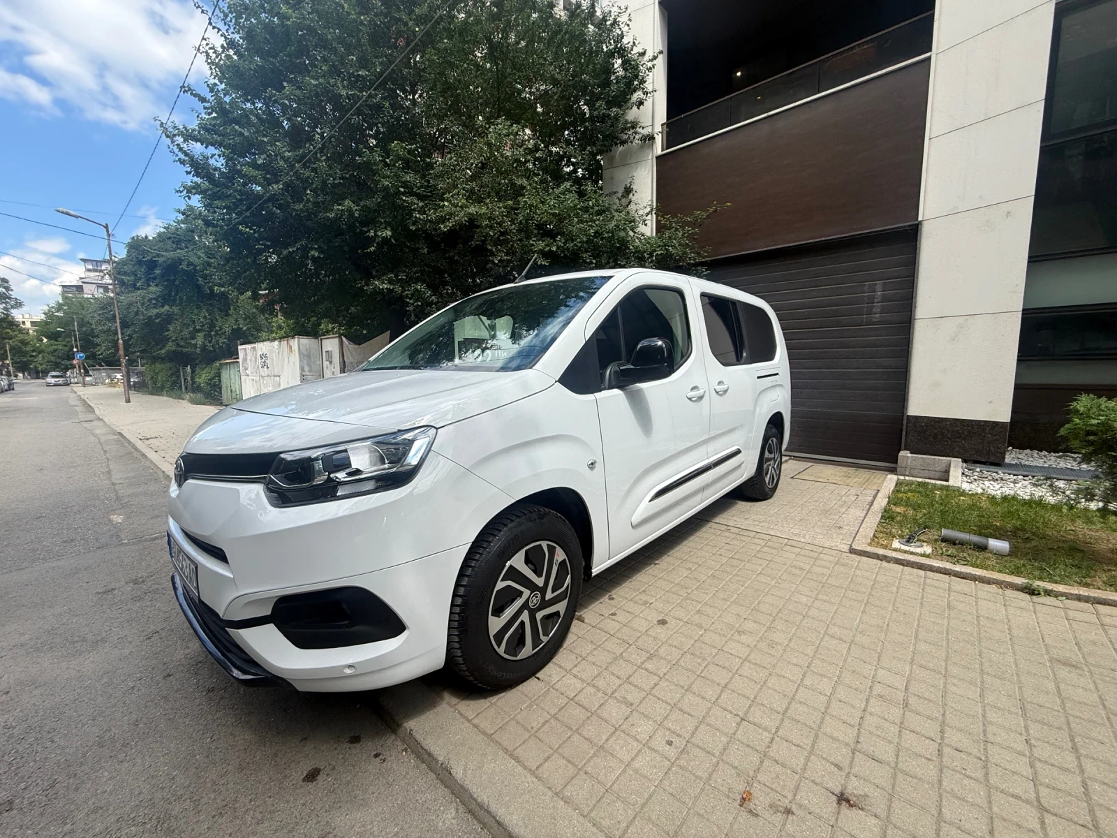 Toyota Verso Автомат/Макси/Чисто Нова-Гаранционна, снимка 5 - Автомобили и джипове - 55163147