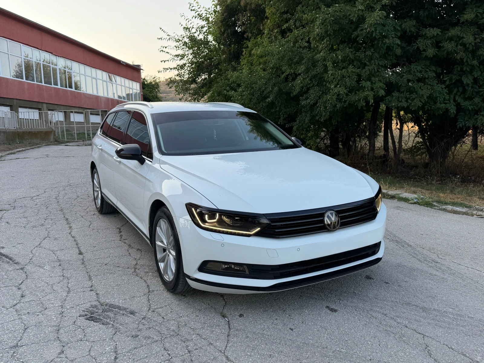 VW Passat 2.0TDI , снимка 2 - Автомобили и джипове - 55215840