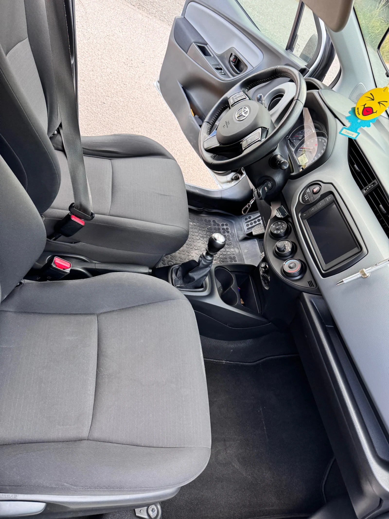 Toyota Yaris  1.4 D-4D, снимка 11 - Автомобили и джипове - 55285532