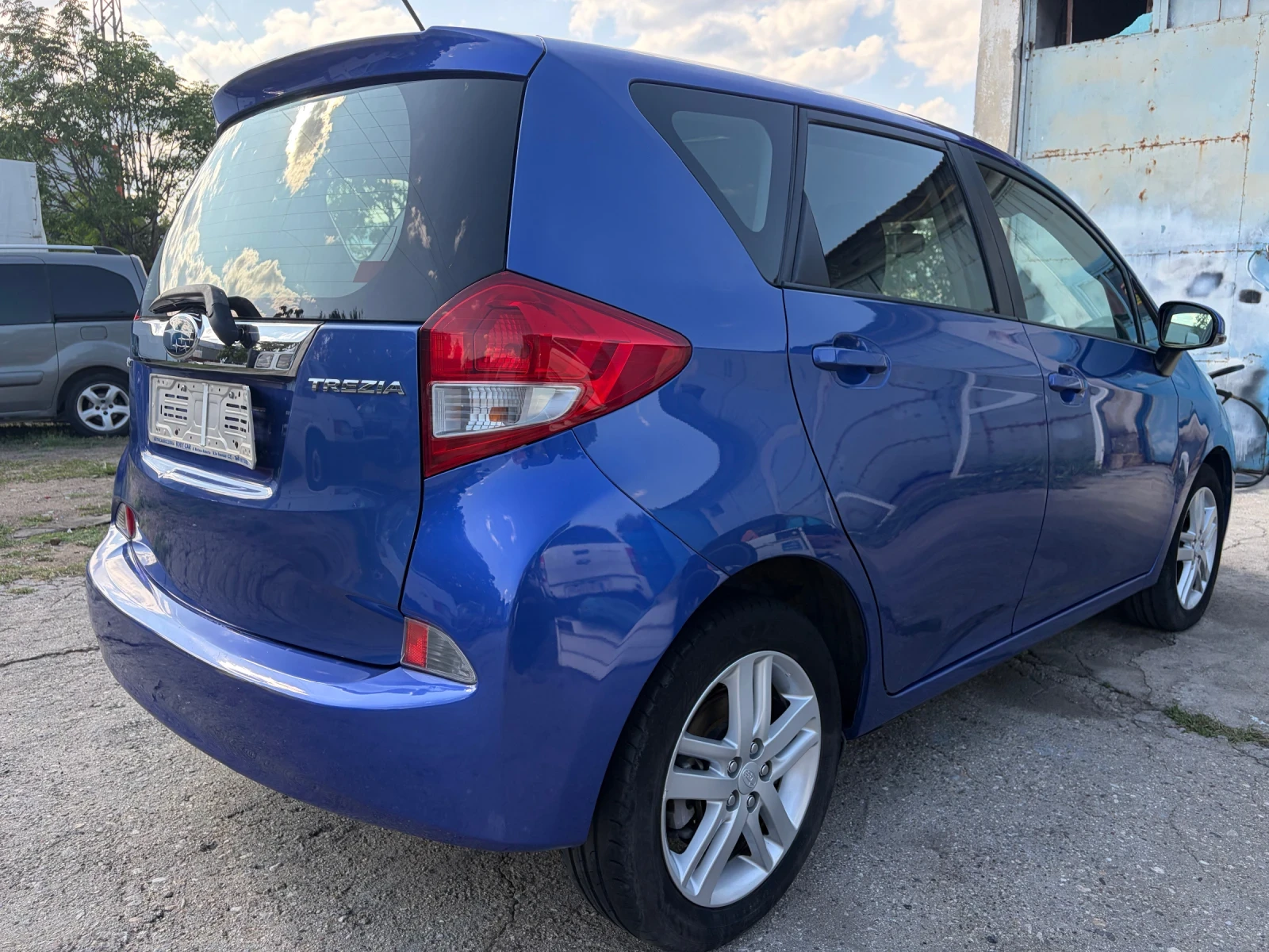 Subaru Trezia 1.4, снимка 4 - Автомобили и джипове - 55396646