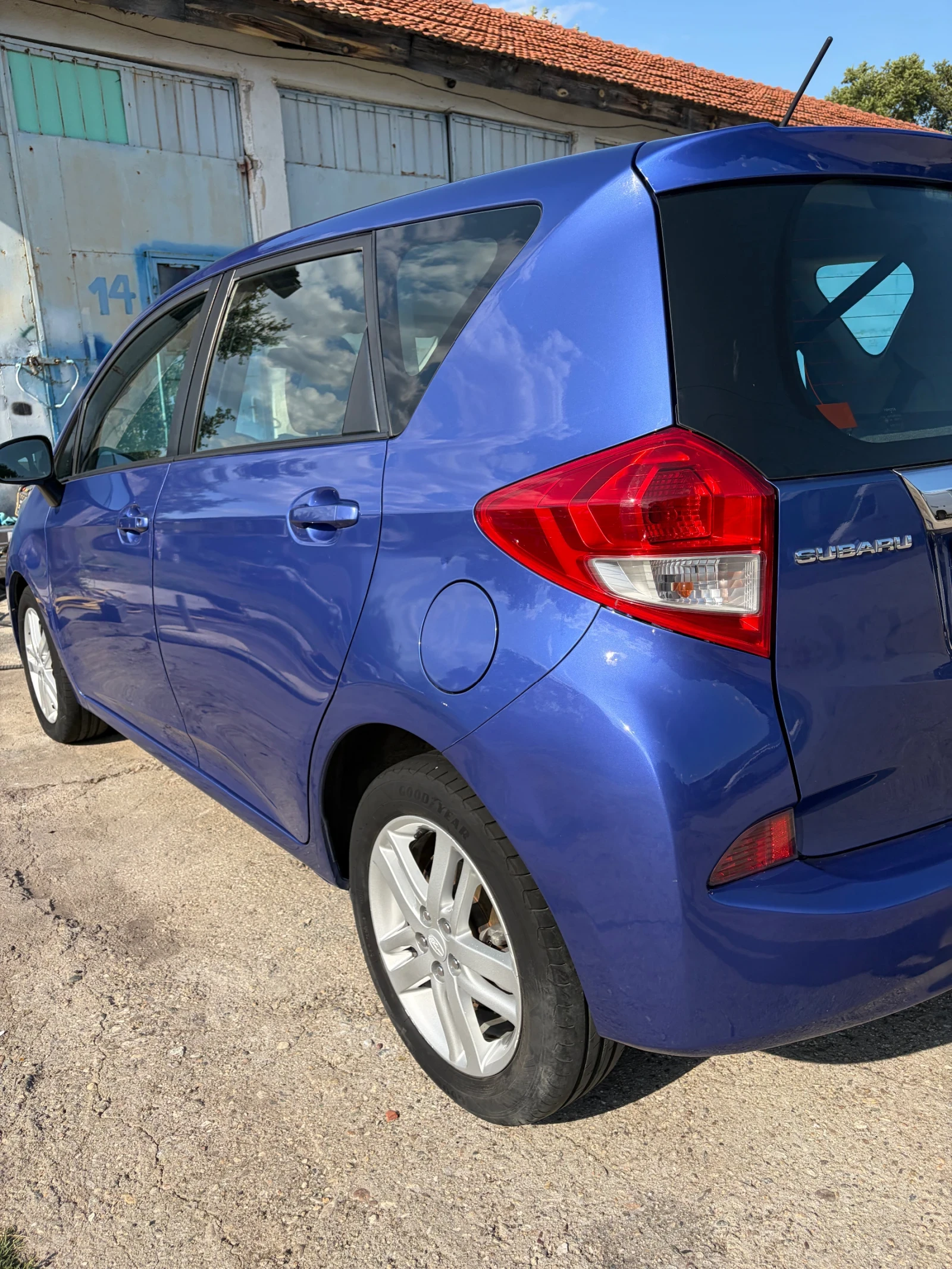 Subaru Trezia 1.4, снимка 9 - Автомобили и джипове - 55396646