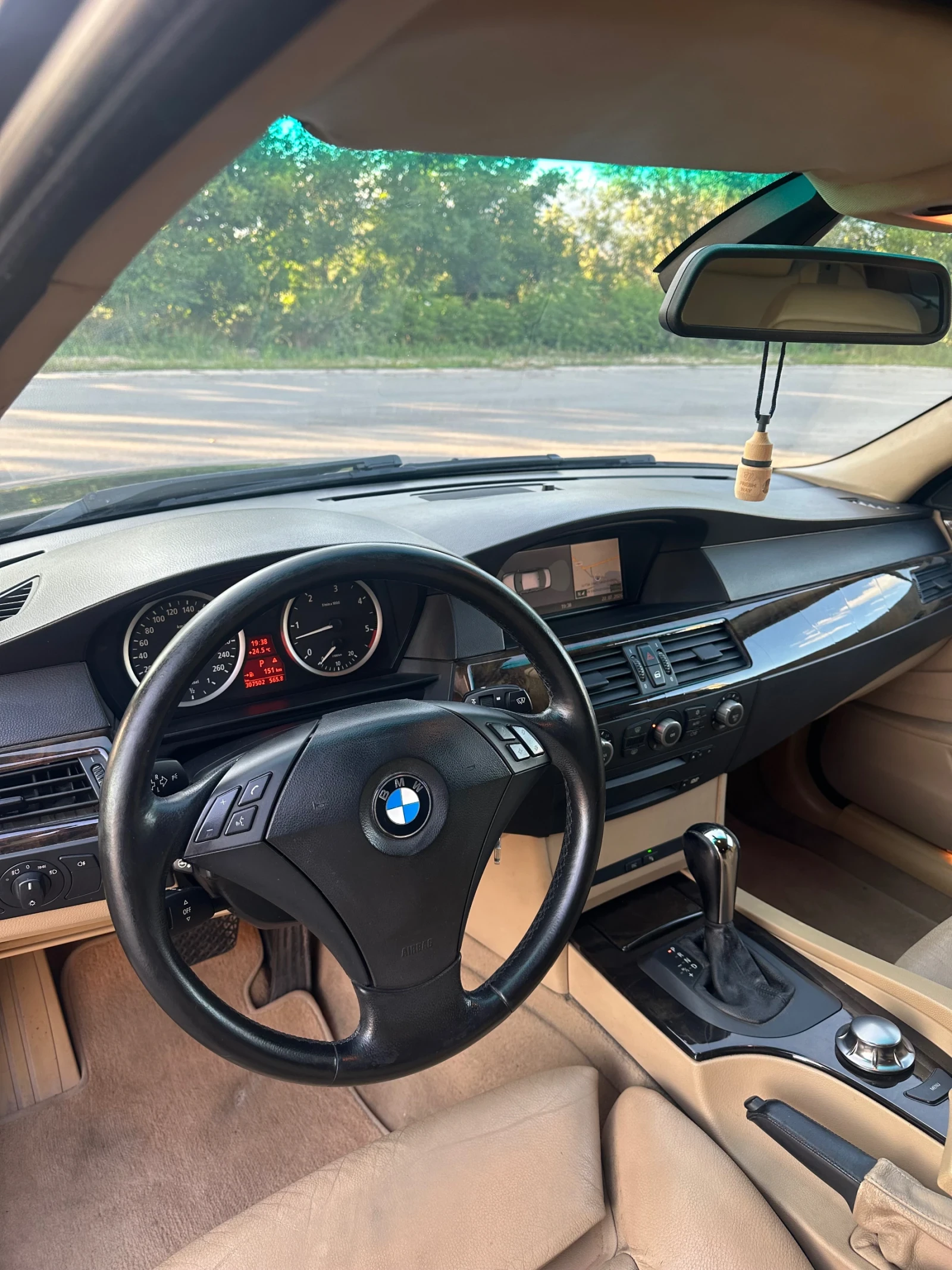BMW 530, снимка 12 - Автомобили и джипове - 55782343