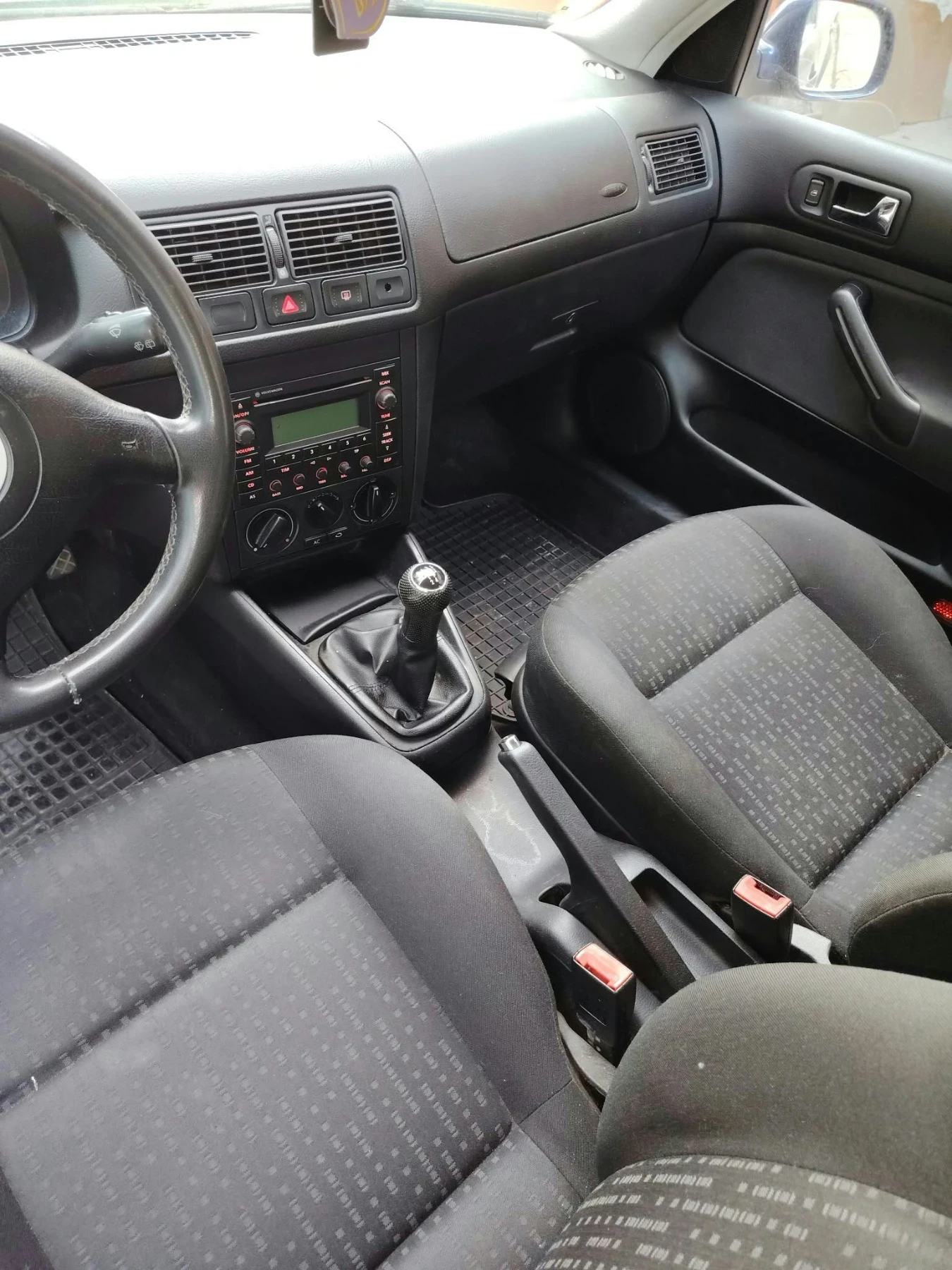 VW Golf 1.9, снимка 9 - Автомобили и джипове - 56239063