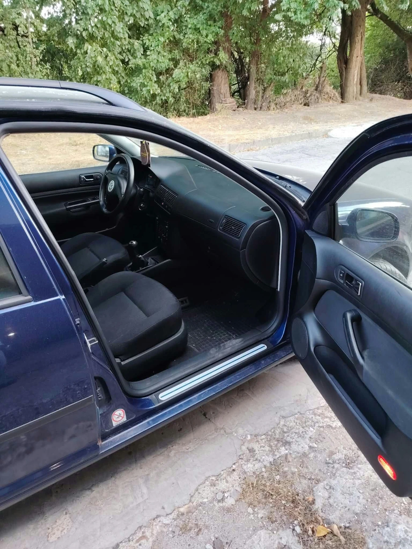 VW Golf 1.9, снимка 6 - Автомобили и джипове - 56239063