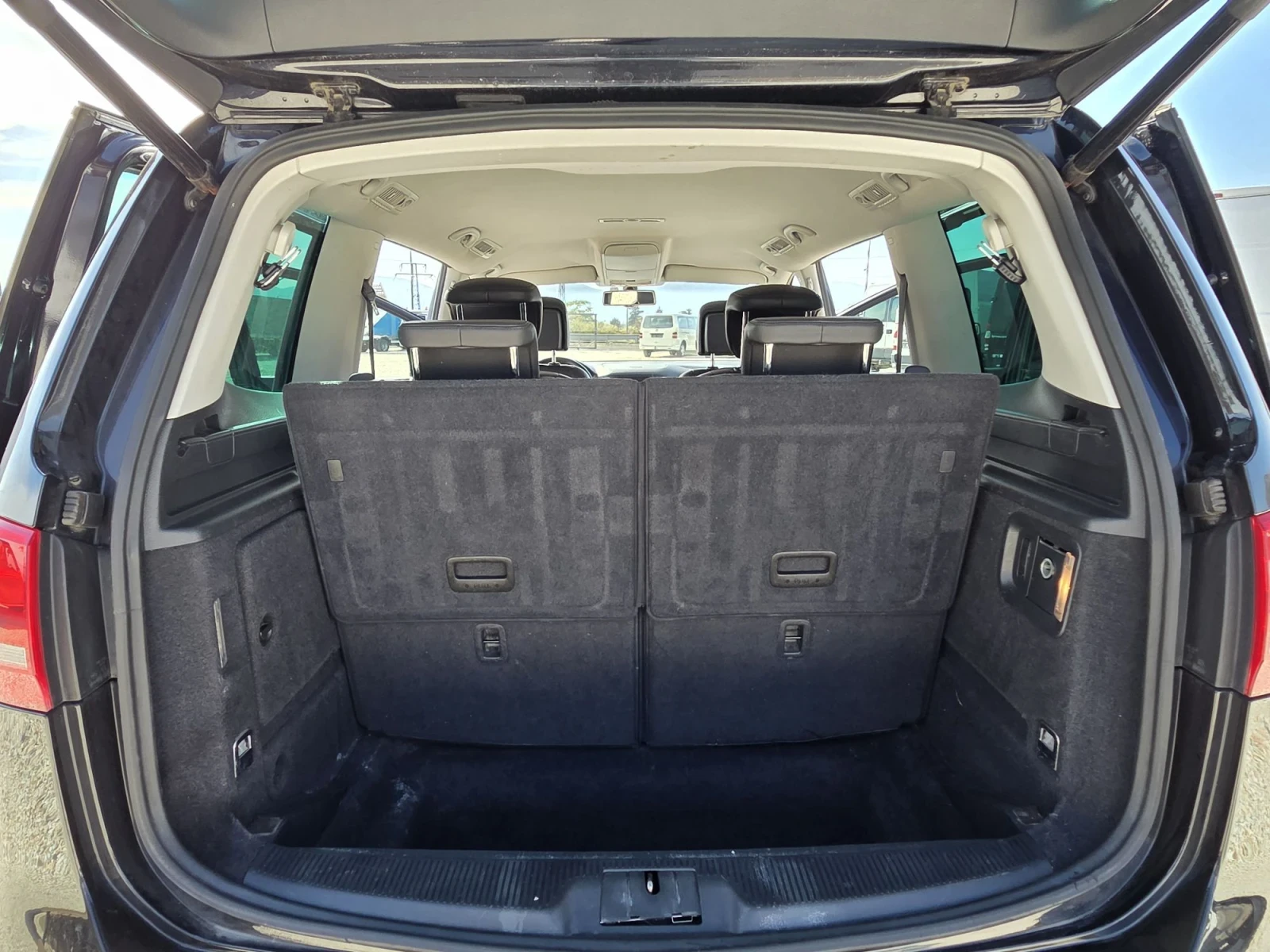 VW Sharan R line DSG, снимка 13 - Автомобили и джипове - 56413011