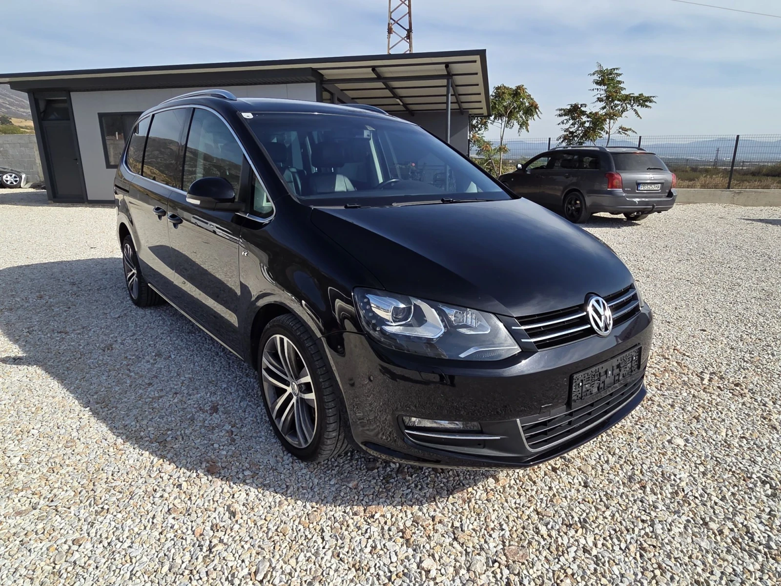 VW Sharan R line DSG, снимка 2 - Автомобили и джипове - 56413011