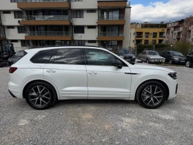 VW Touareg ГАРАНЦИЯ Hybrid R-Line 462 Black Edition Panorama, снимка 4