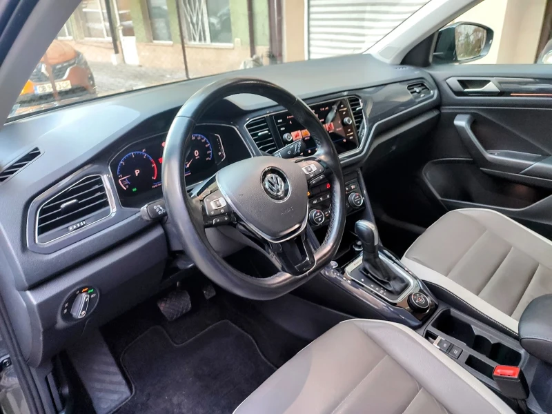 VW T-Roc 2.0 DSG 4MOTION, снимка 8 - Автомобили и джипове - 49394177