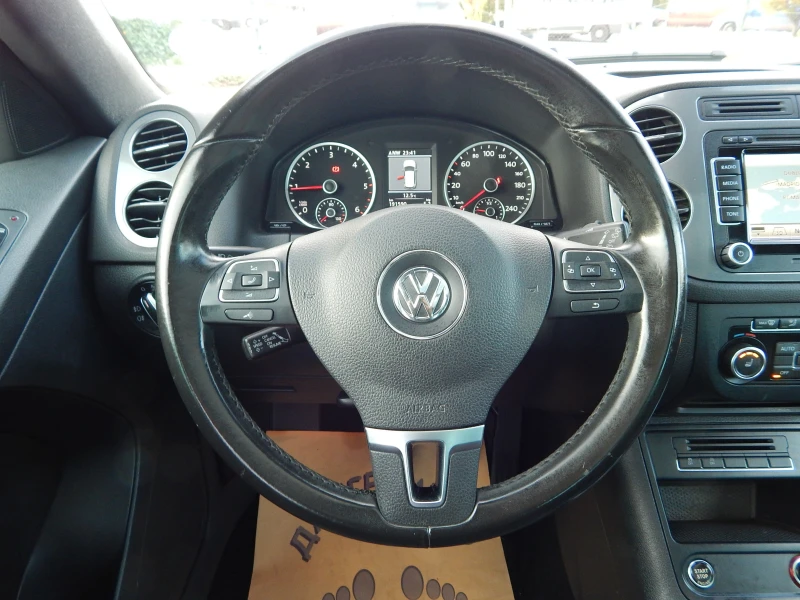 VW Tiguan 2.0TDI* R-LINE* , снимка 13 - Автомобили и джипове - 52078838