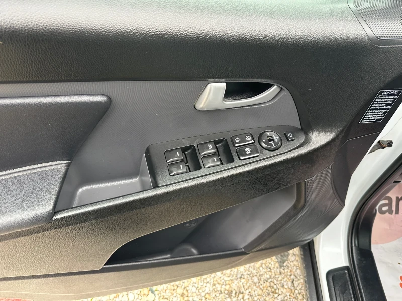 Kia Sportage 2.0d 4x4 , снимка 11 - Автомобили и джипове - 52340139