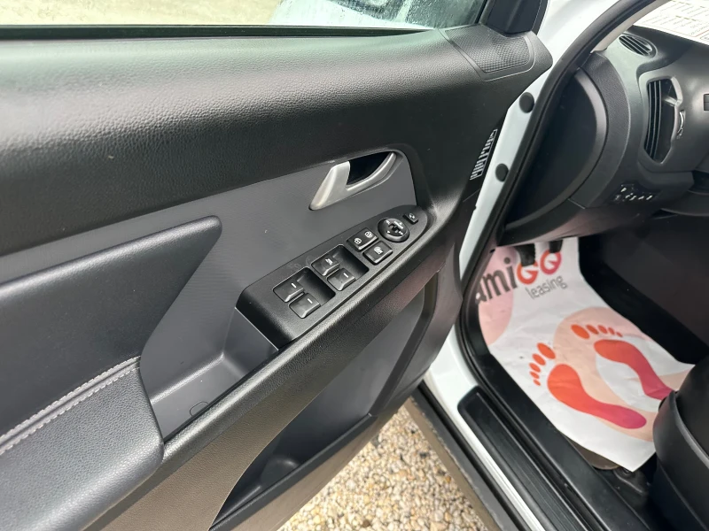 Kia Sportage 2.0d 4x4 , снимка 9 - Автомобили и джипове - 52340139