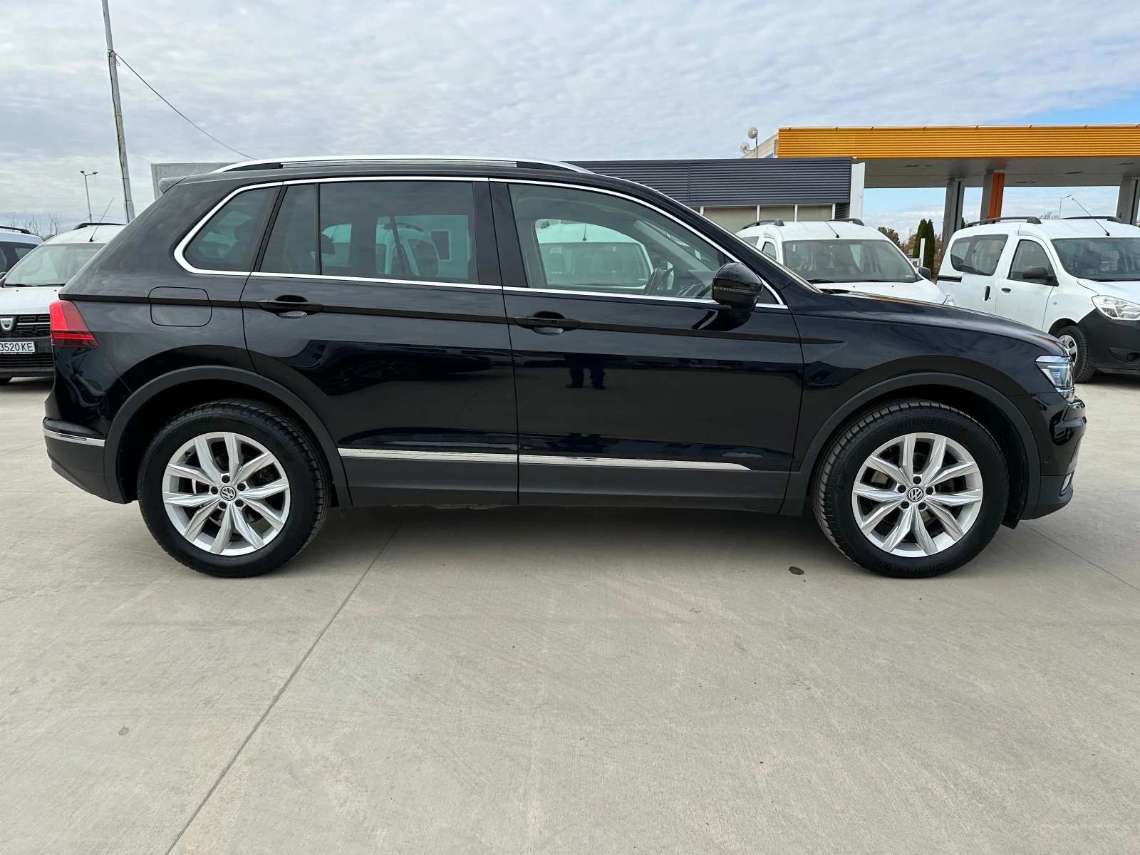 VW Tiguan В-Гаранция 2.0TDI /А/Т/ 4х4/ - изображение 6