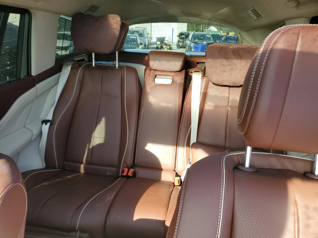Mercedes-Benz GLS 600 Maybach 4MATIC - изображение 10