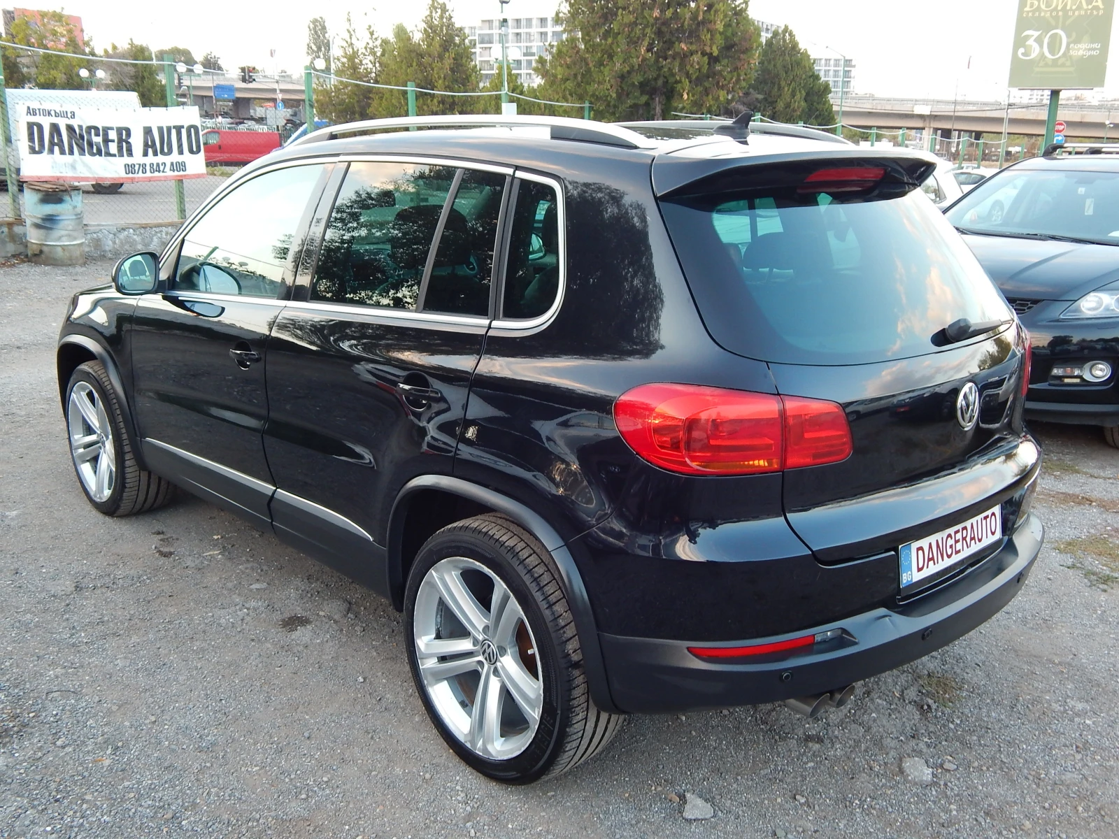 VW Tiguan 2.0TDI* R-LINE*  - изображение 6