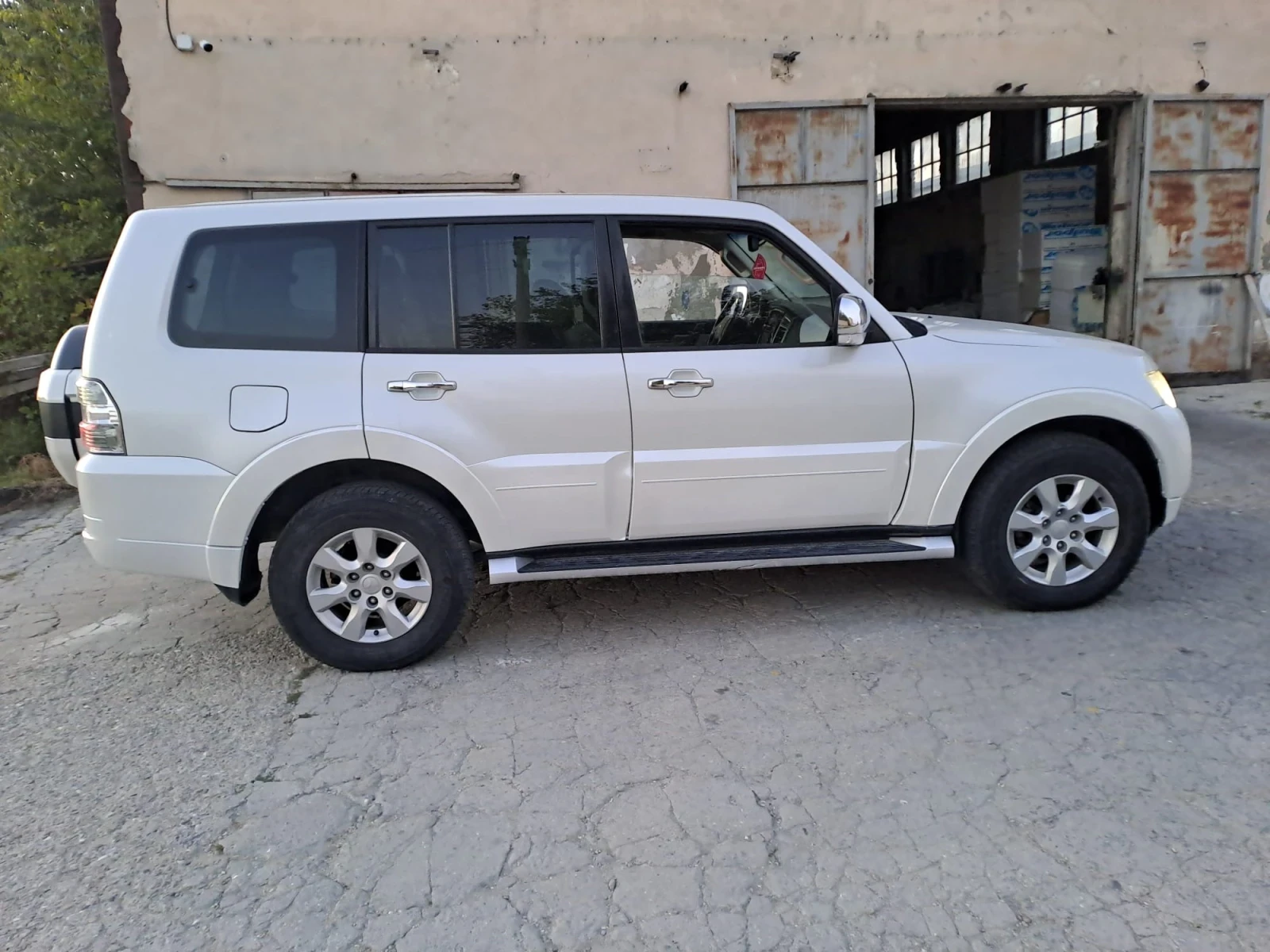 Mitsubishi Pajero 3.8 benzin Gold, снимка 3 - Автомобили и джипове - 54598427