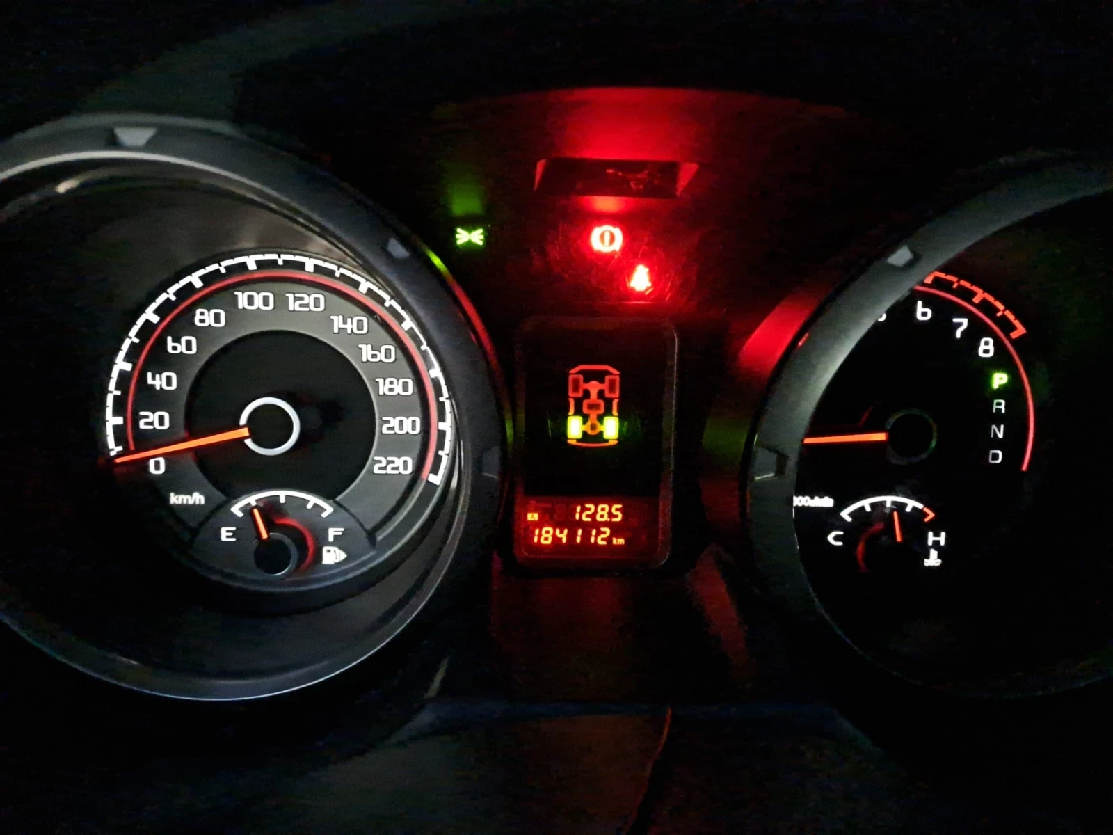 Mitsubishi Pajero 3.8 benzin Gold, снимка 11 - Автомобили и джипове - 54598427