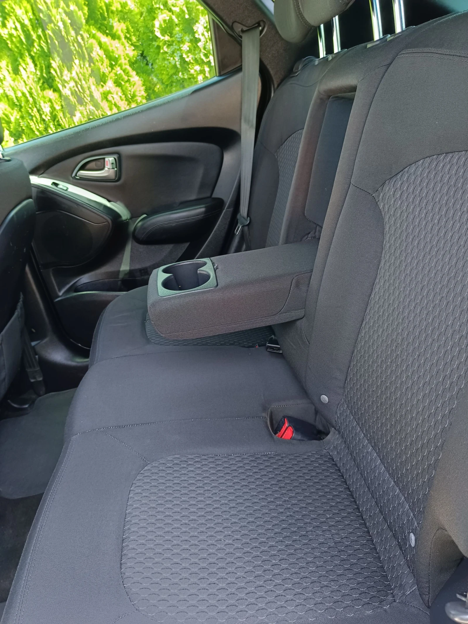 Hyundai IX35 * 2.0 CRDI* 4X4* , снимка 10 - Автомобили и джипове - 54669609