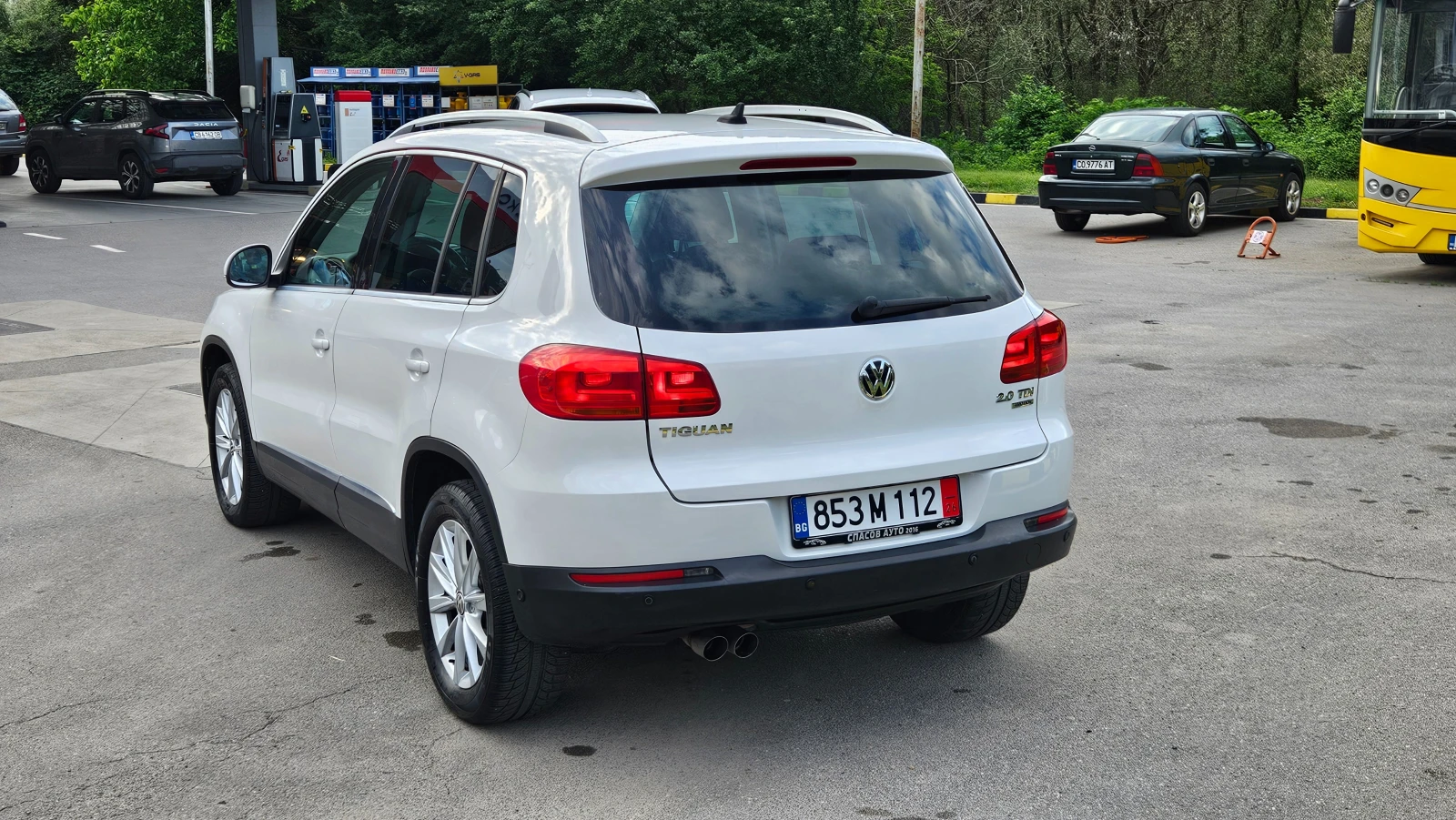 VW Tiguan 2.0 Tdi 4x4/FACELIFT/NAVIG/6skorosti, снимка 4 - Автомобили и джипове - 54807086