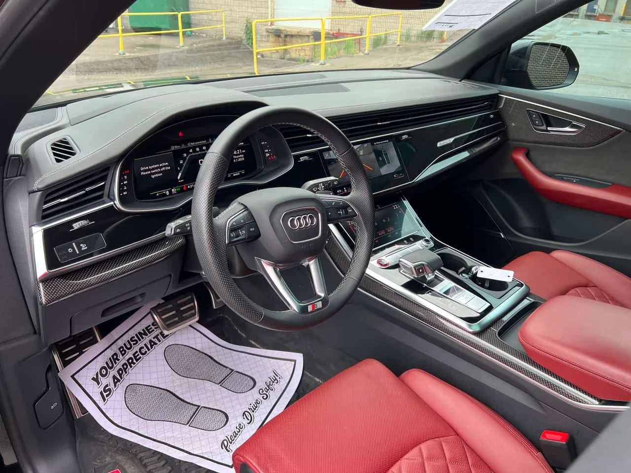 Audi SQ8 * ДИСТРОНИК * 360 * ОБДУХВАНЕ * PANO, снимка 14 - Автомобили и джипове - 55226828