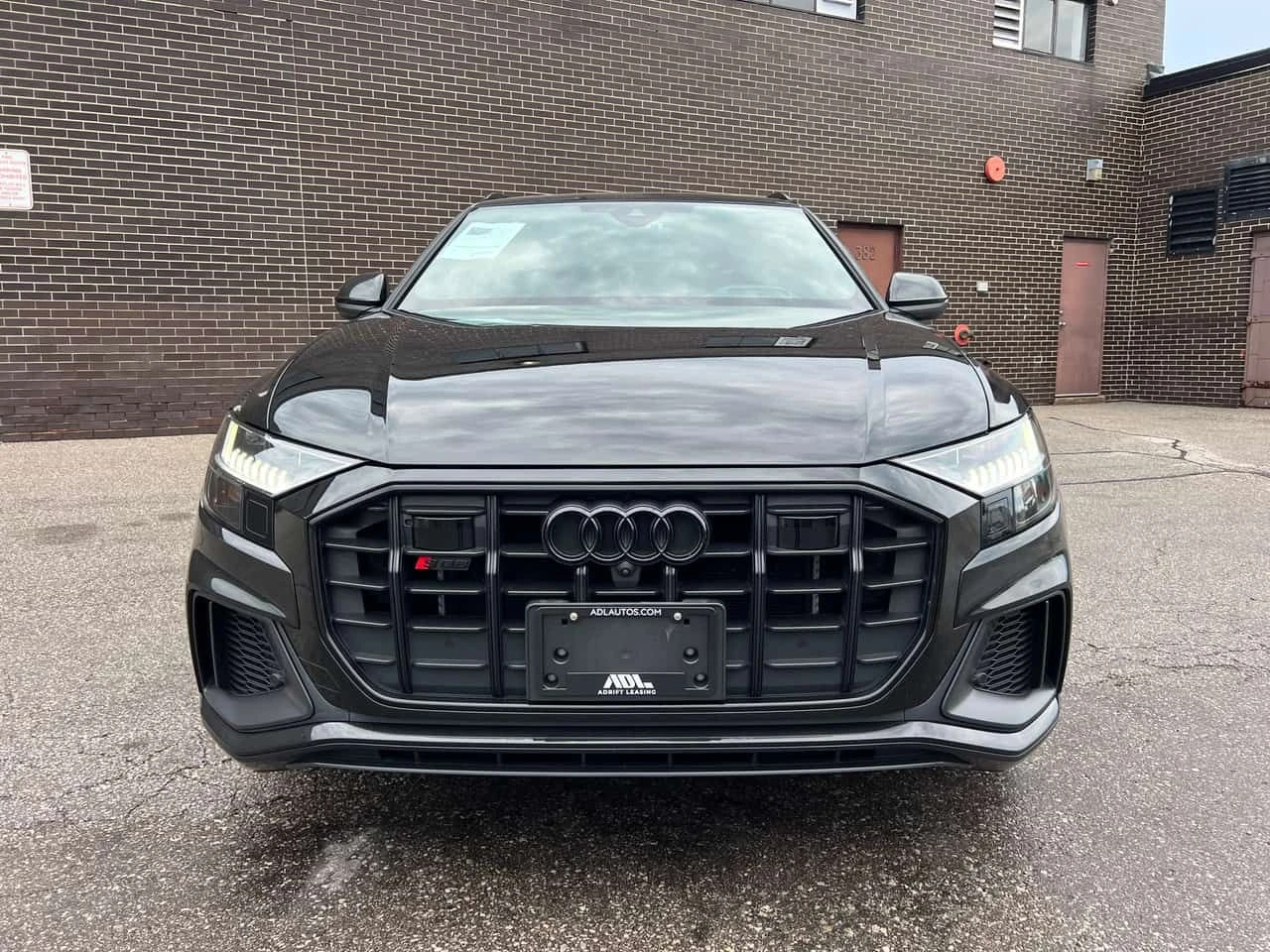 Audi SQ8 * ДИСТРОНИК * 360 * ОБДУХВАНЕ * PANO, снимка 6 - Автомобили и джипове - 55226828