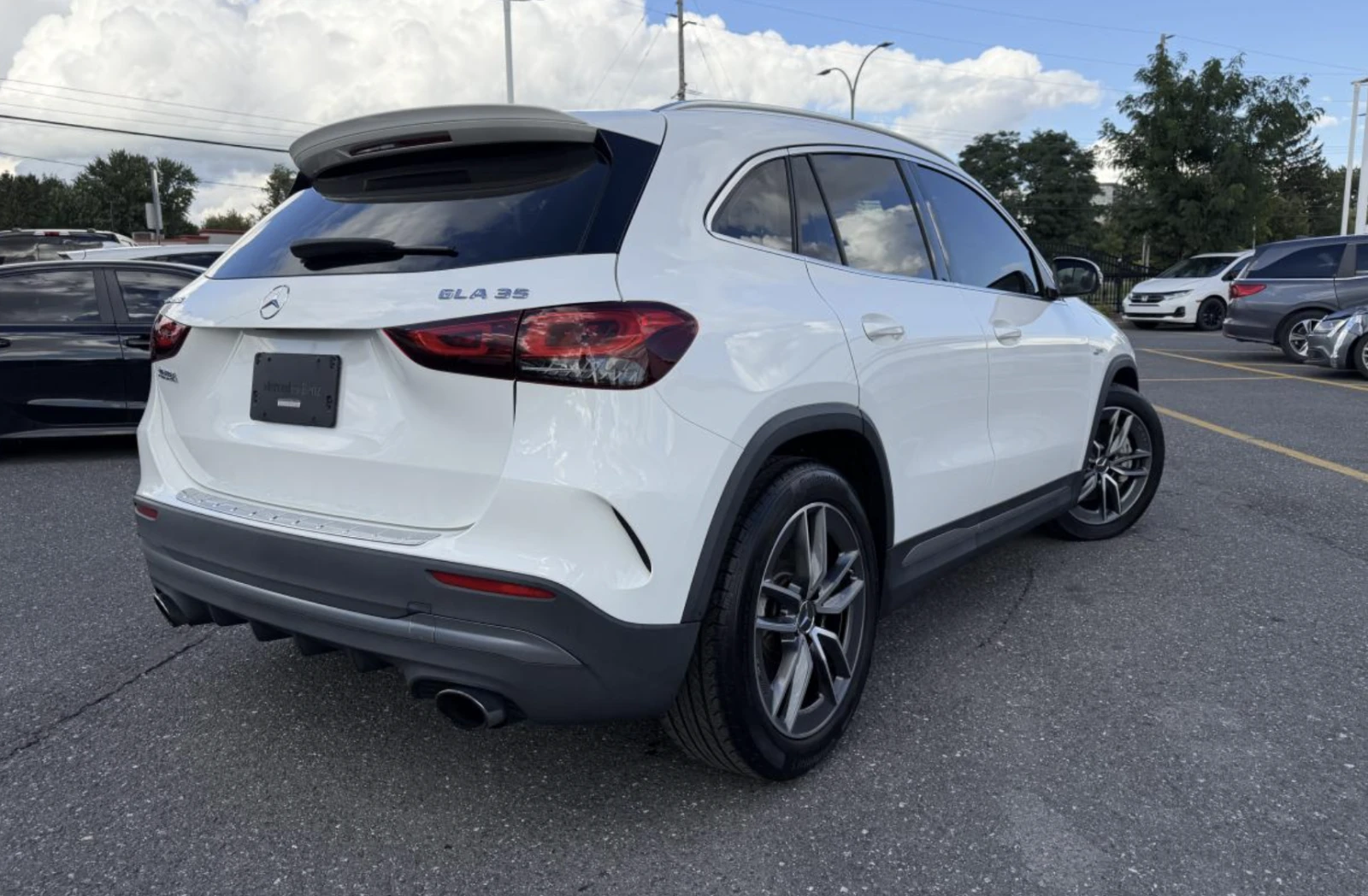 Mercedes-Benz GLA 35* AMG* 4MATIC* 360КАМЕРА* LANE* ASSIST* ПАНОРАМА, снимка 2 - Автомобили и джипове - 55979308